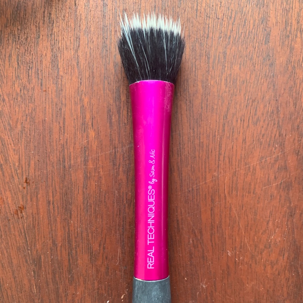 Real techniques stippling brush